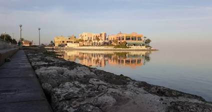 سائقون في الخبر